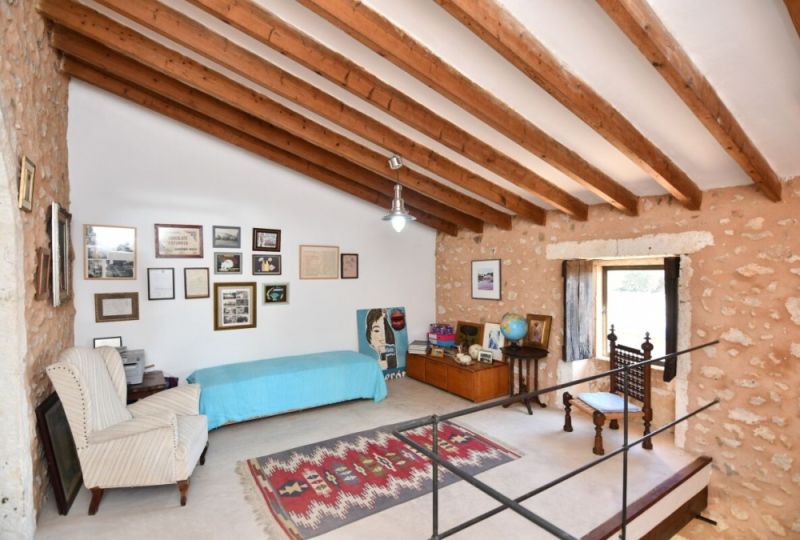 Restored 2-Storey Finca - typically Mallorcan - with small plot near Felanitx --- F 165 VK