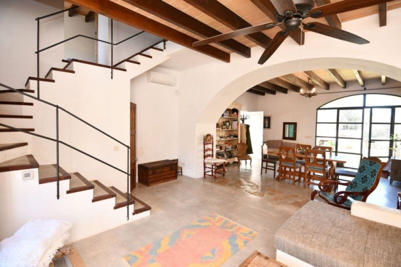 Restored 2-Storey Finca - typically Mallorcan - with small plot near Felanitx --- F 165 VK