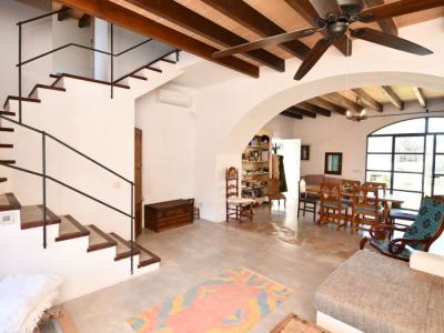 Restored 2-Storey Finca - typically Mallorcan - with small plot near Felanitx --- F 165 VK