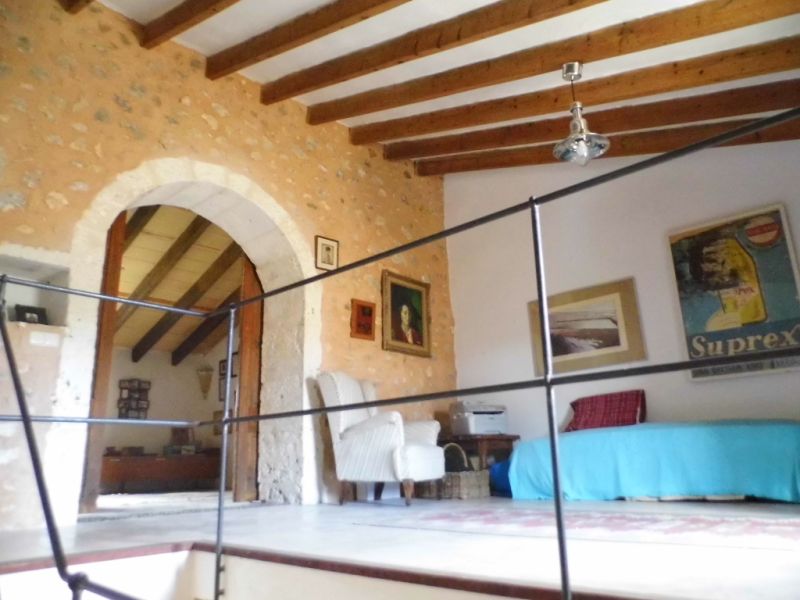 Restored 2-Storey Finca - typically Mallorcan - with small plot near Felanitx --- F 165 VK