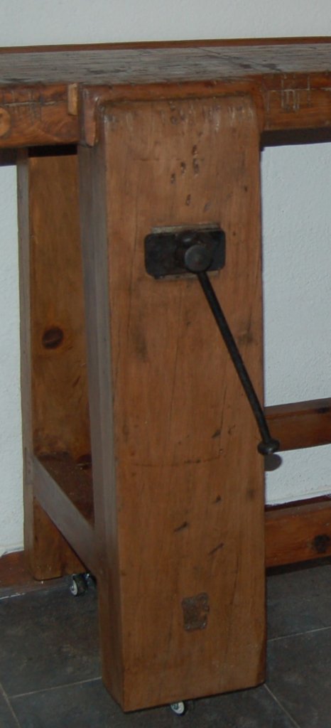 Banco carpintero restaurado + 100 años. Madera oregon americano. Por mudanza.