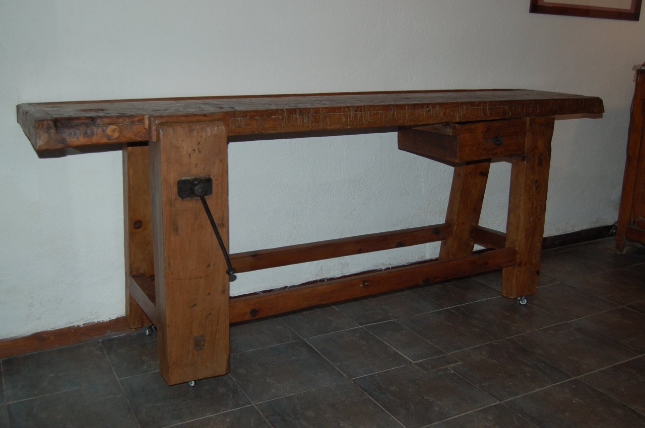 Banco carpintero restaurado + 100 años. Madera oregon americano. Por mudanza.