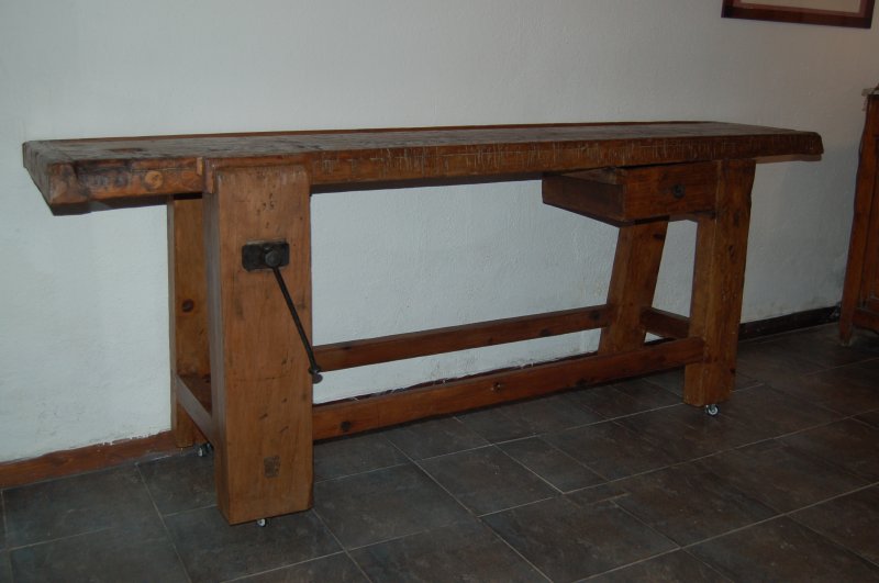 Banco carpintero restaurado + 100 años. Madera oregon americano. Por mudanza.