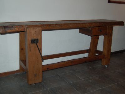 Banco carpintero restaurado + 100 años. Madera oregon americano. Por mudanza.