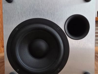 Revox Cube, subwoofer activo
