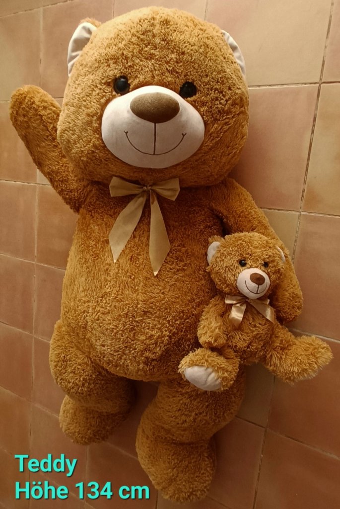 Giant teddy, XXL plush teddy with baby teddy in its arms. Made in France