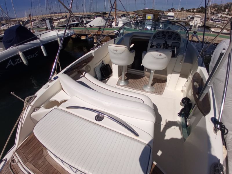 Rio 750 Daycruiser 2x 137PS Motorboot mit 2 Schlafplätze