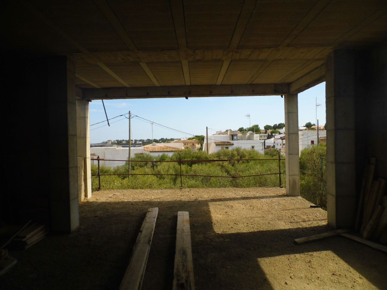 Rohbauchalet zur Vollendung mit Projekt und Teilmeerblick in Porto Petro-- CH 03