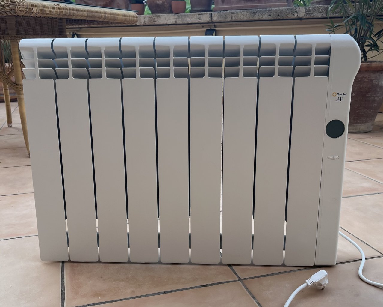 Rointe Serie B Elektroheizkörper 990 W  hochwertiger Design-Heizkörper  Top Zustand