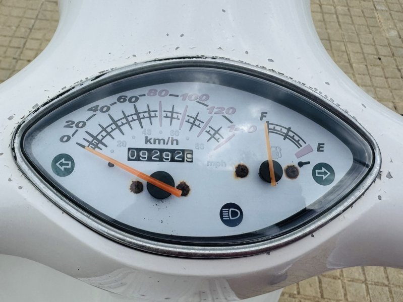 Roller 125ccm im klassischen Vespa-Look | Nur 9.292 km | ITV 02/28 | Topcase | Sofort fahrbereit