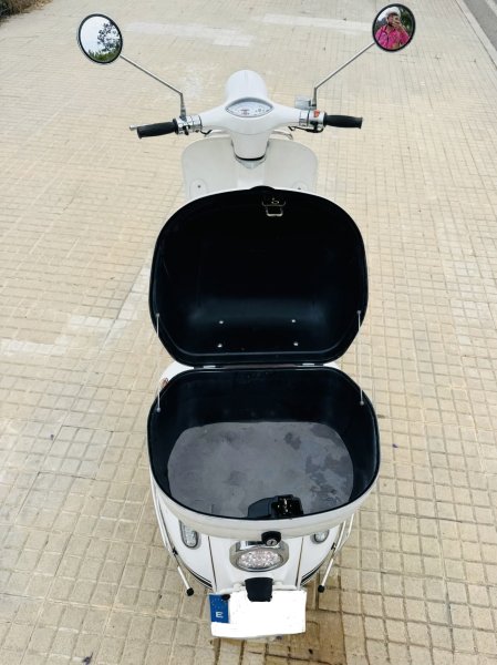 Roller 125ccm im klassischen Vespa-Look | Nur 9.292 km | ITV 02/28 | Topcase | Sofort fahrbereit