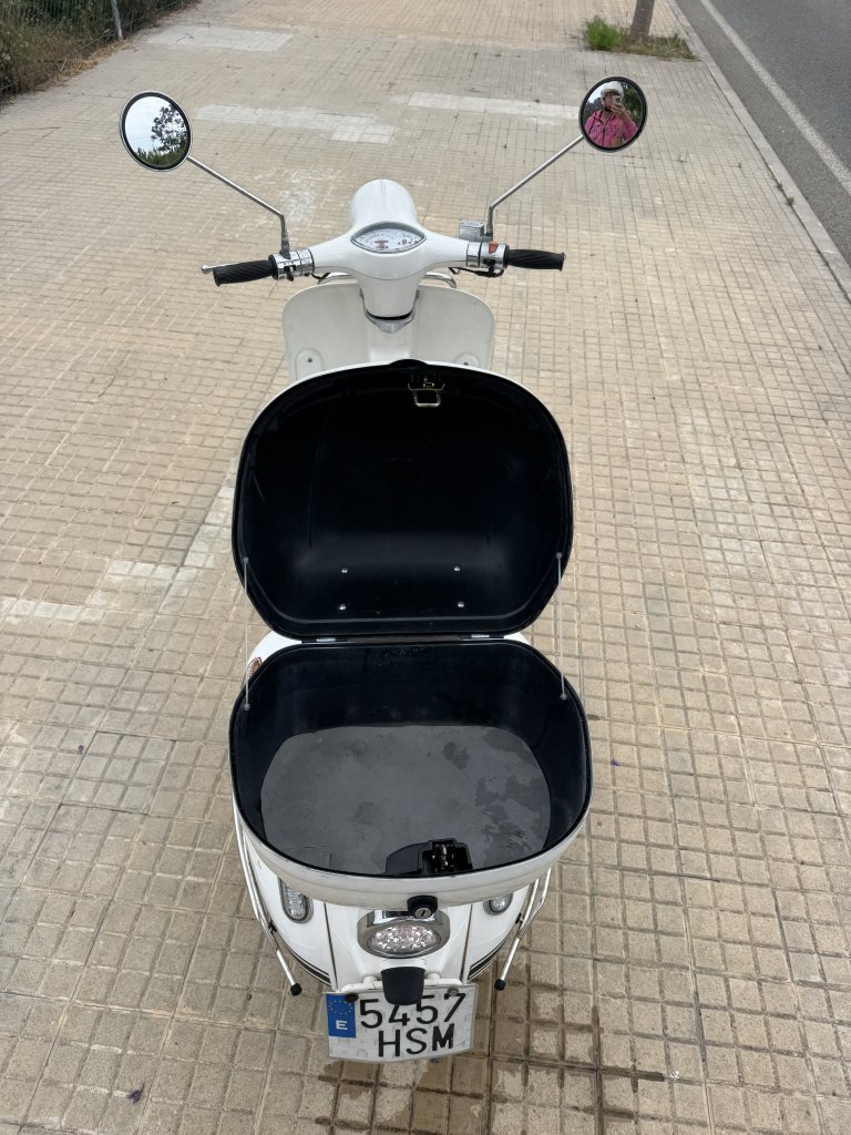125cc Scooter - ITV 02/2028 - 2nd Owner - Usable with German Driving Licence Class B (Car)