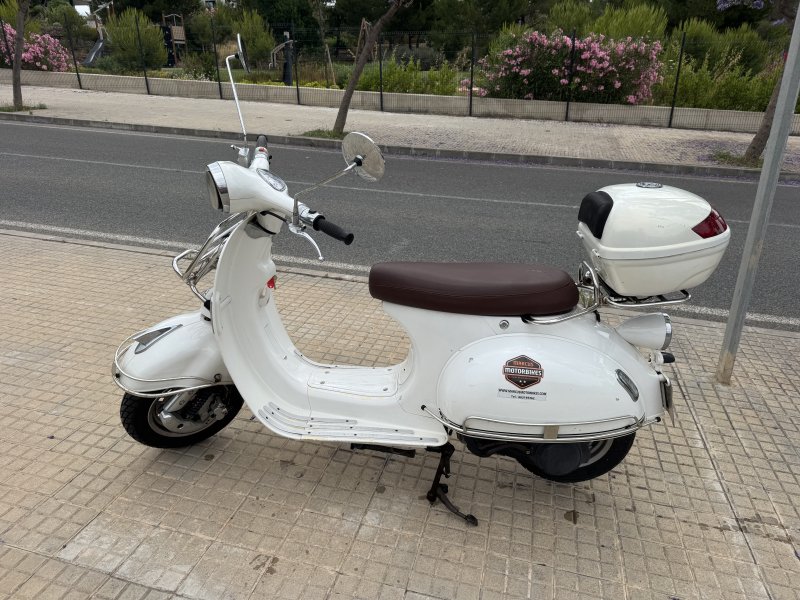 125cc Scooter - ITV 02/2028 - 2nd Owner - Usable with German Driving Licence Class B (Car)