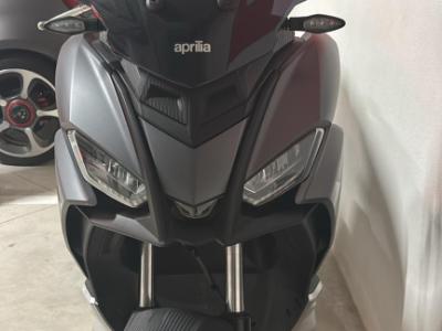 Roller Aprillia SR GT200 -  Bj. 08 / 2024 - 1050 km - unfallfrei