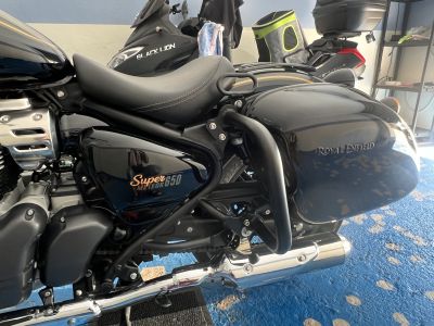 Royal Enfield Super Meteor 650, TOP-Zustand und Ausstattung mit spanischer Zulassung
