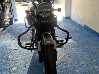 Royal Enfield Super Meteor 650, TOP-Zustand und Ausstattung mit spanischer Zulassung