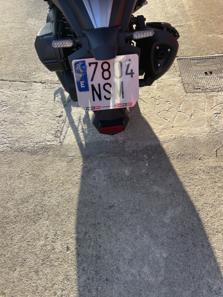 Royal Enfield Super Meteor 650, TOP-Zustand und Ausstattung mit spanischer Zulassung