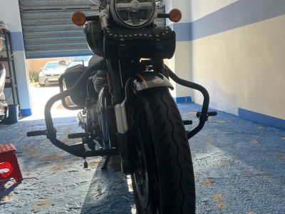 Royal Enfield Super Meteor 650, TOP-Zustand und Ausstattung mit spanischer Zulassung