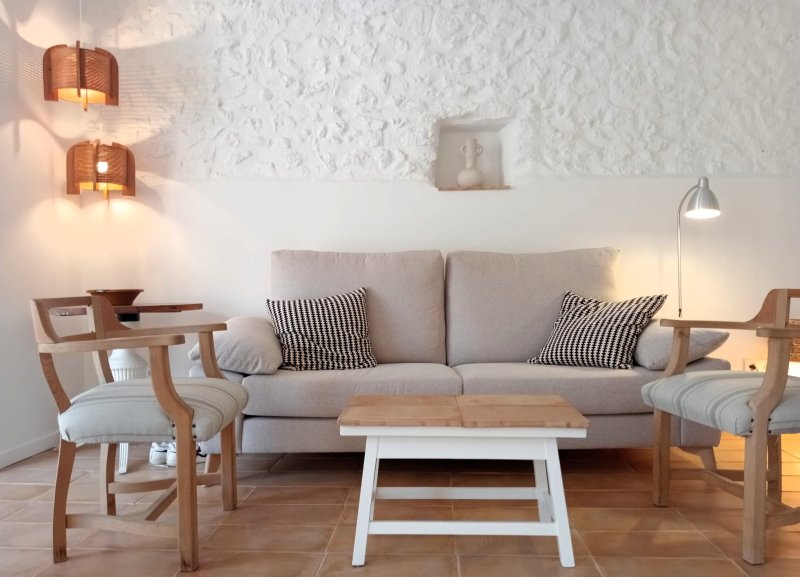 Quiet village house in Llubi / First occupancy