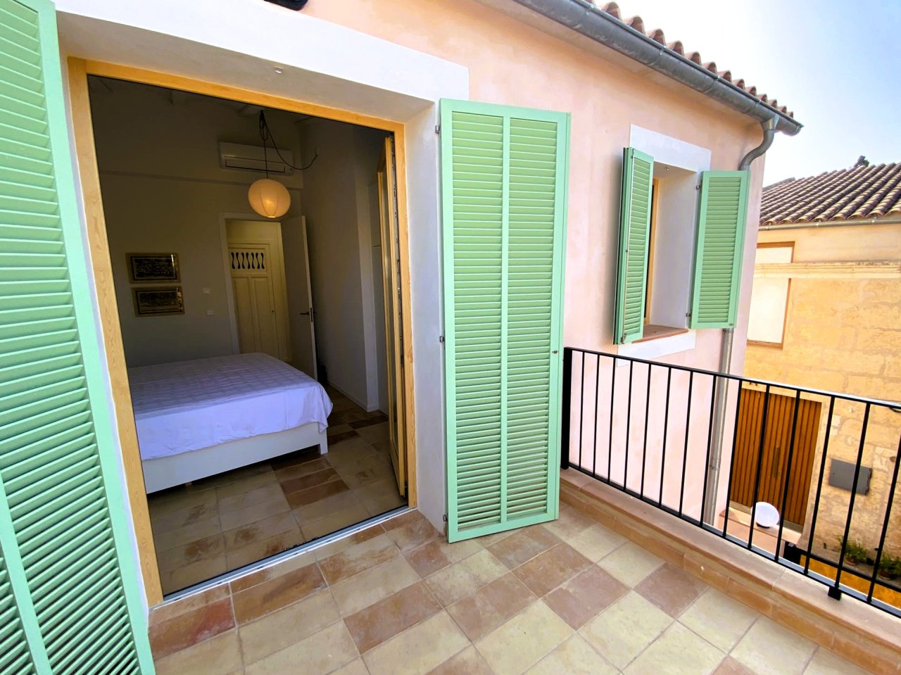 Quiet village house in Llubi / First occupancy