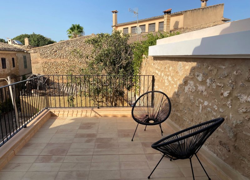 Quiet village house in Llubi / First occupancy