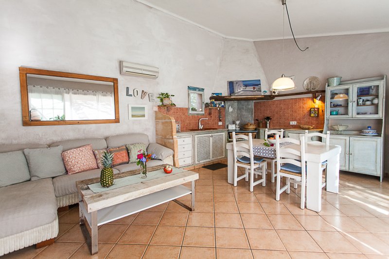 Rustikale, möblierte Casita auf dem Lande bei Alqueria Blanca-Santanyi -- F 66 LZ