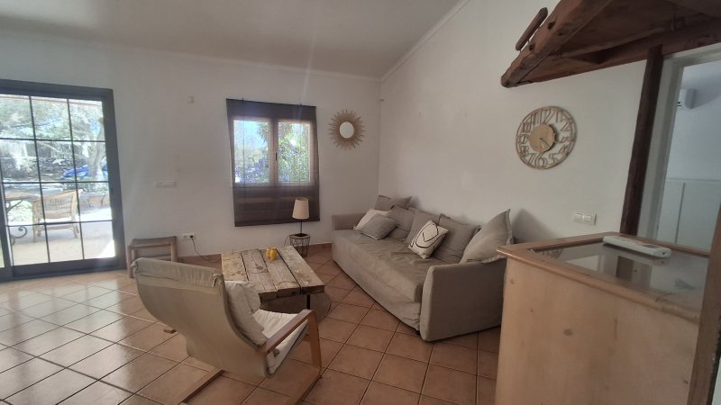 Casita rústica y amueblada en el campo cerca de Alqueria Blanca-Santanyi -- F 66 LZ