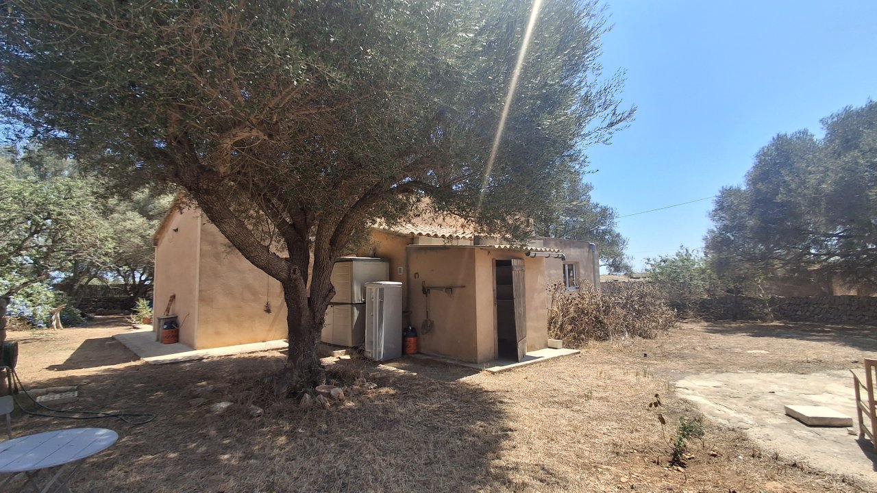 Casita rústica y amueblada en el campo cerca de Alqueria Blanca-Santanyi -- F 66 LZ