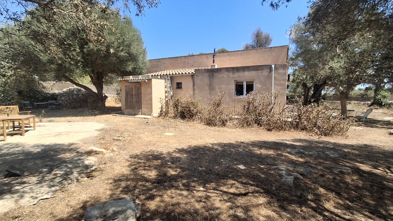 Casita rústica y amueblada en el campo cerca de Alqueria Blanca-Santanyi -- F 66 LZ