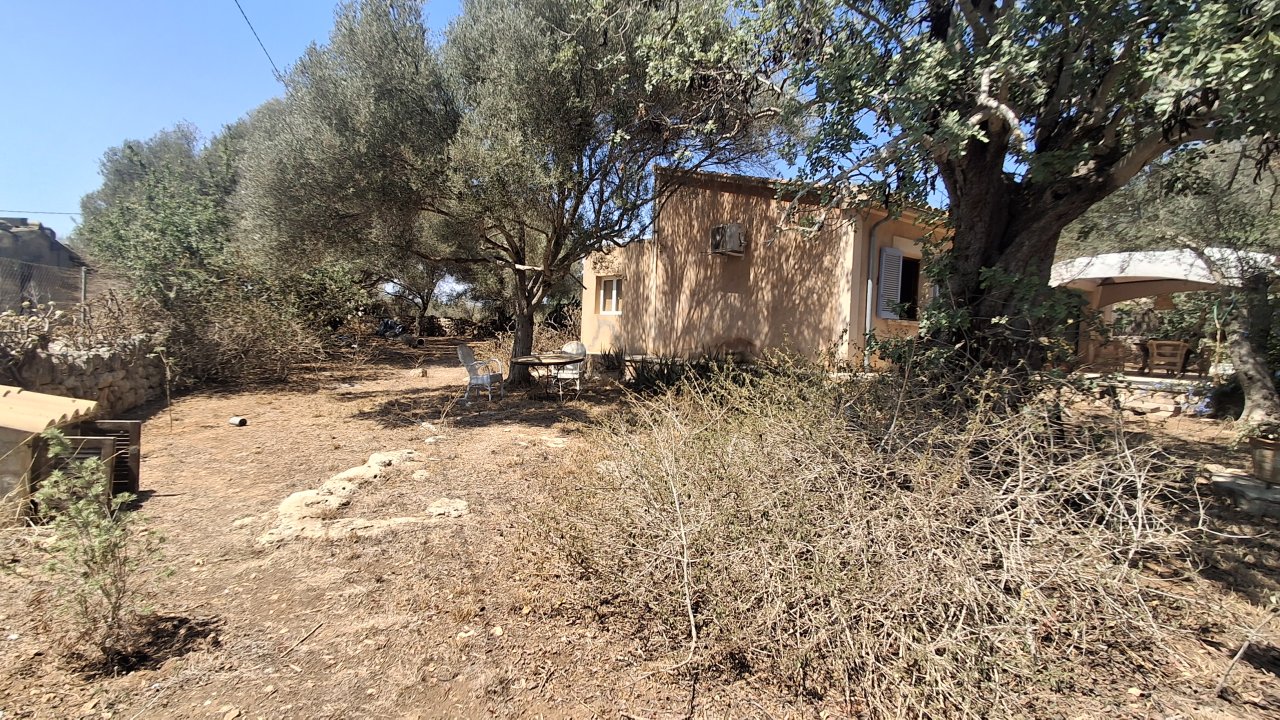 Casita rústica y amueblada en el campo cerca de Alqueria Blanca-Santanyi -- F 66 LZ