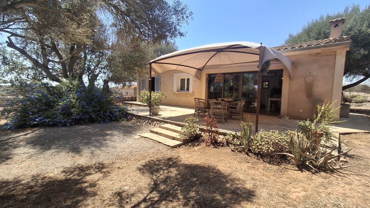 Casita rústica y amueblada en el campo cerca de Alqueria Blanca-Santanyi -- F 66 LZ