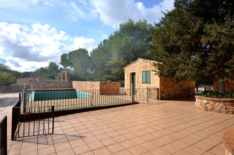Rustic Finca Dream with Private Well near Llucmajor