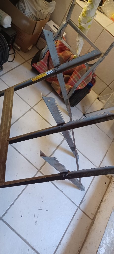 Sägebock aus metall