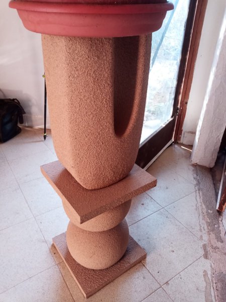 Säule aus Plastik
