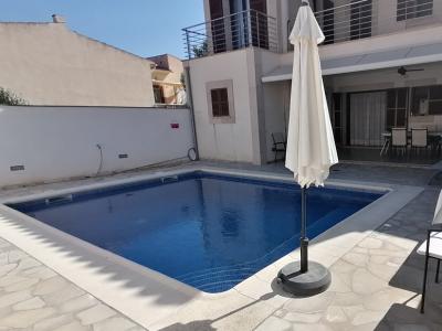 Temporada: Chalet de 2 plantas con piscina y calefacción central de gasoil en Son Bielo - Sa Ràpita 