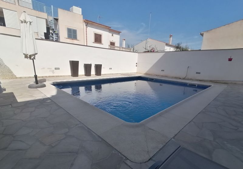 Temporada: Chalet de 2 plantas con piscina y calefacción central de gasoil en Son Bielo - Sa Ràpita 