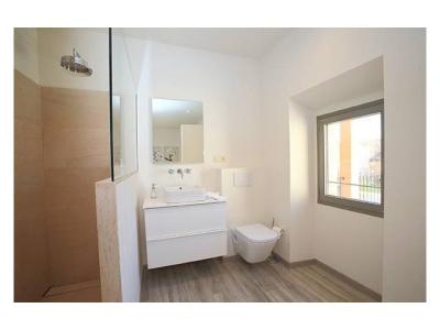 SAISON 25 / 26: Saniertes, modernes Dorfhaus mit Innenhof in San Llorenc -- DH 08 WT