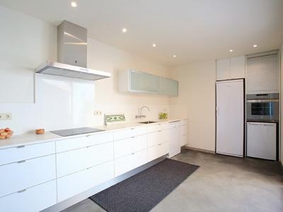 SAISON 25 / 26: Saniertes, modernes Dorfhaus mit Innenhof in San Llorenc -- DH 08 WT