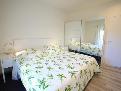 SAISON 25 / 26: Saniertes, modernes Dorfhaus mit Innenhof in San Llorenc -- DH 08 WT