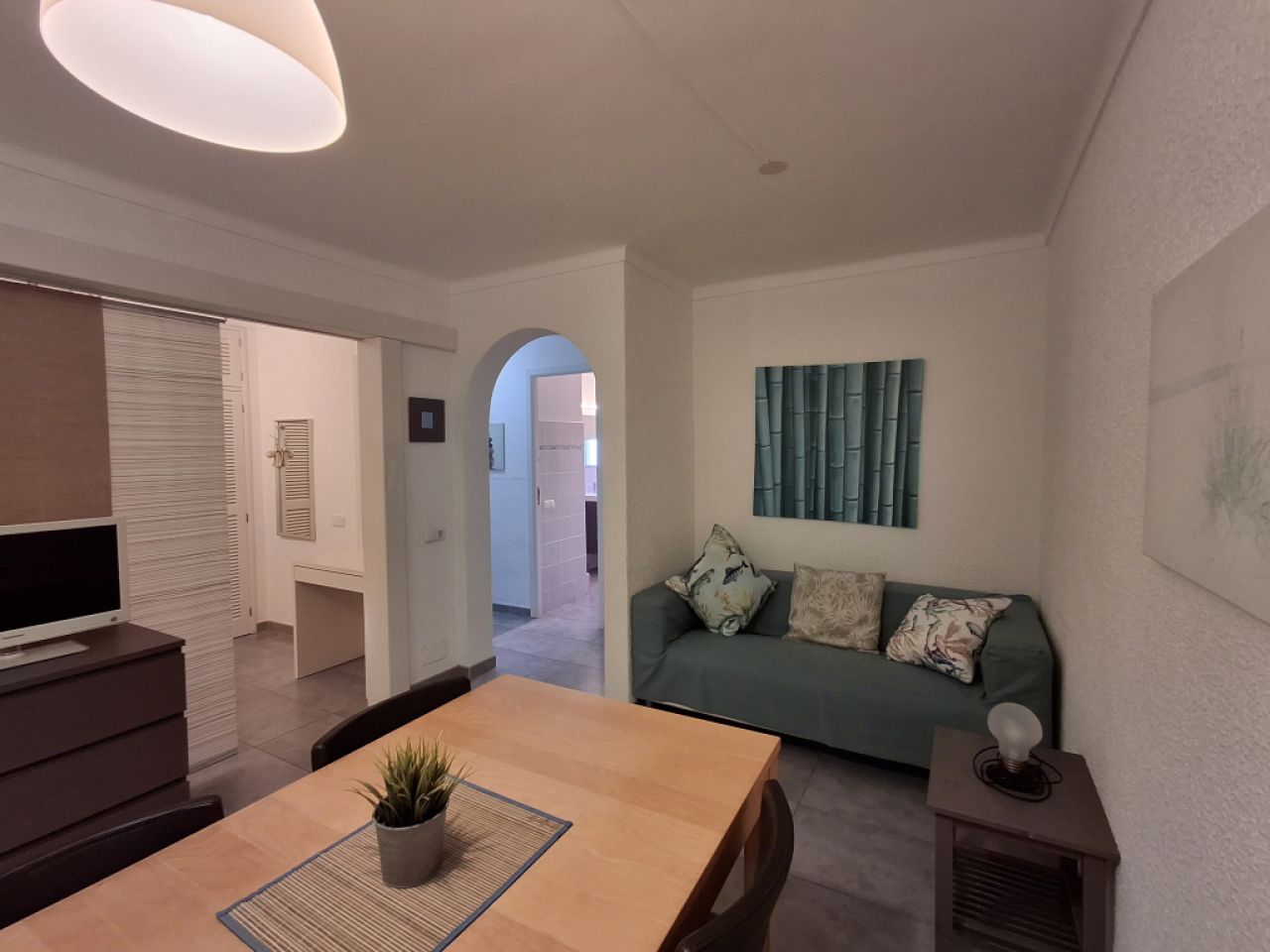 Saison 26 / 27: Nettes Apartment in 1. Line der Küste von Colonia St. JOrdi -- AP 08 T