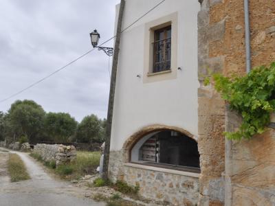 Saison: Ausgefallene Finca auf 2 Etagen mit Ölzentral und Bergblick bei Cas Concos-- F 165 T