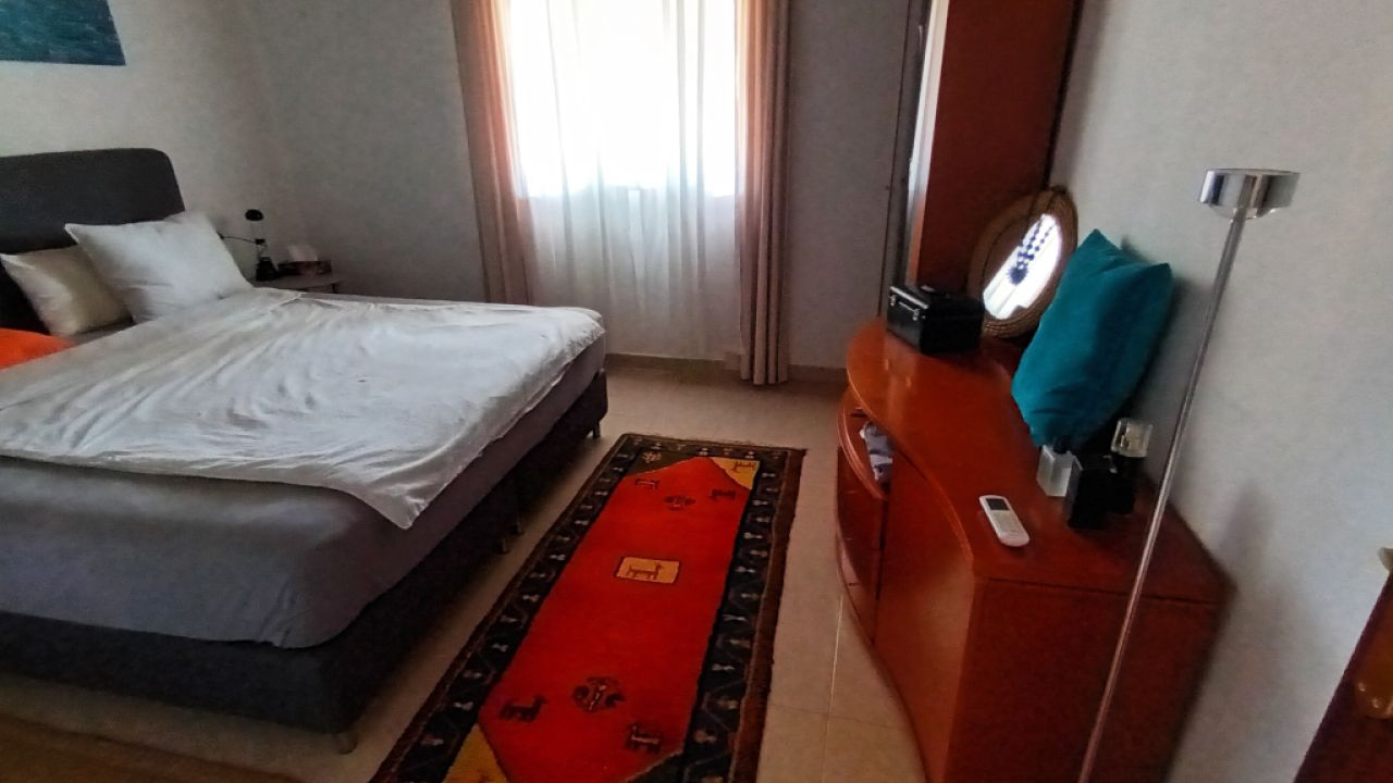 SEASON up to 4 months: Ground-level chalet with pool, AC; Pelett on S Amarrador - Santanyi -- CH 42 