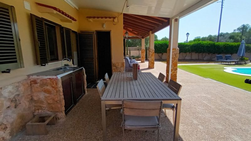SEASON up to 4 months: Ground-level chalet with pool, AC; Pelett on S Amarrador - Santanyi -- CH 42 