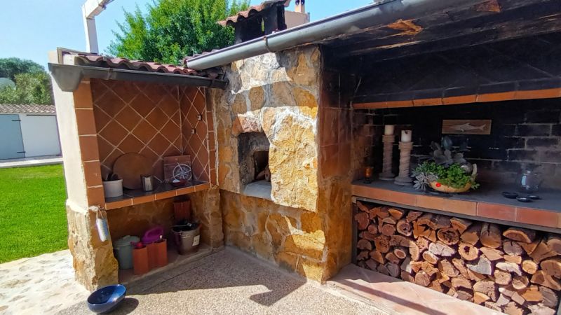 SEASON up to 4 months: Ground-level chalet with pool, AC; Pelett on S Amarrador - Santanyi -- CH 42 