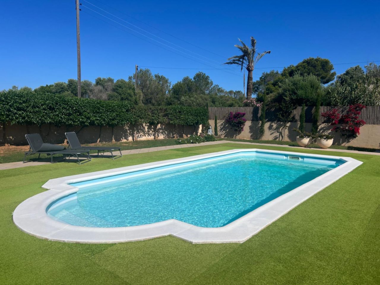 SEASON up to 4 months: Ground-level chalet with pool, AC; Pelett on S Amarrador - Santanyi -- CH 42 