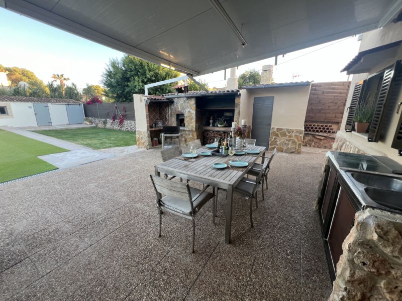 SEASON up to 4 months: Ground-level chalet with pool, AC; Pelett on S Amarrador - Santanyi -- CH 42 