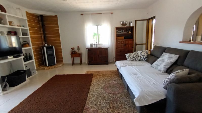 SEASON up to 4 months: Ground-level chalet with pool, AC; Pelett on S Amarrador - Santanyi -- CH 42 