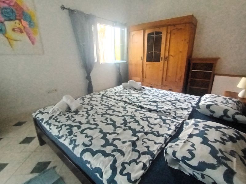 Temporada: Chalet con calefacción por suelo radiante, jardín y piscina en Cala LLombards -- CH 07 T