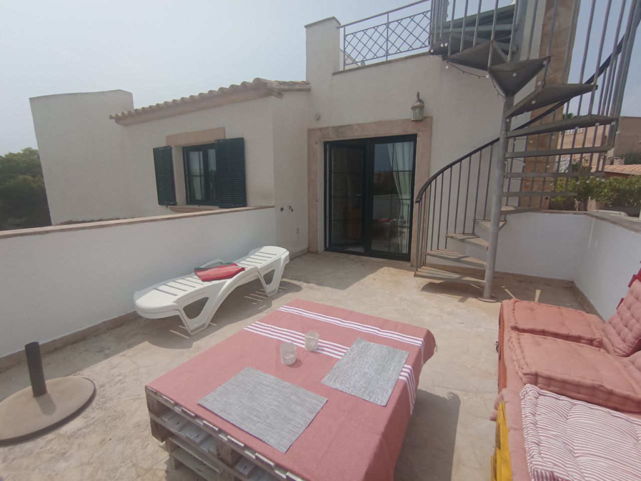 Temporada: Chalet con calefacción por suelo radiante, jardín y piscina en Cala LLombards -- CH 07 T