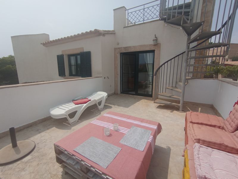 Temporada: Chalet con calefacción por suelo radiante, jardín y piscina en Cala LLombards -- CH 07 T